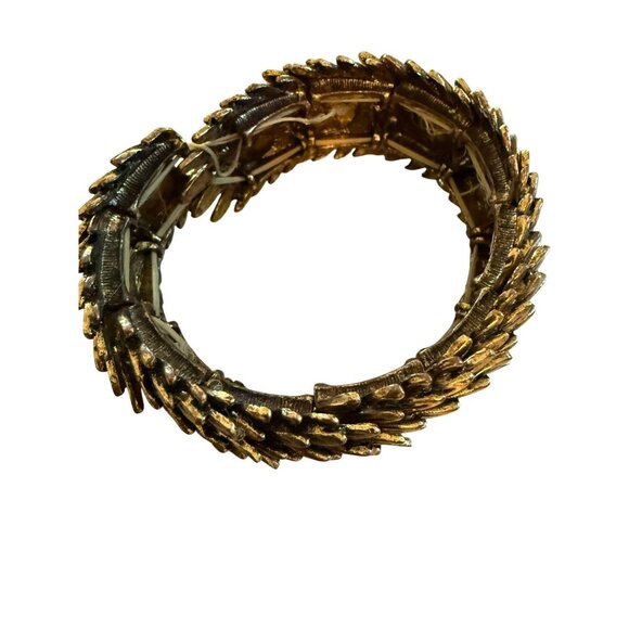 Vintage Gold-Tone Pegasus Feather Textured Stretch Bracelet For Women - Picture 4 of 4